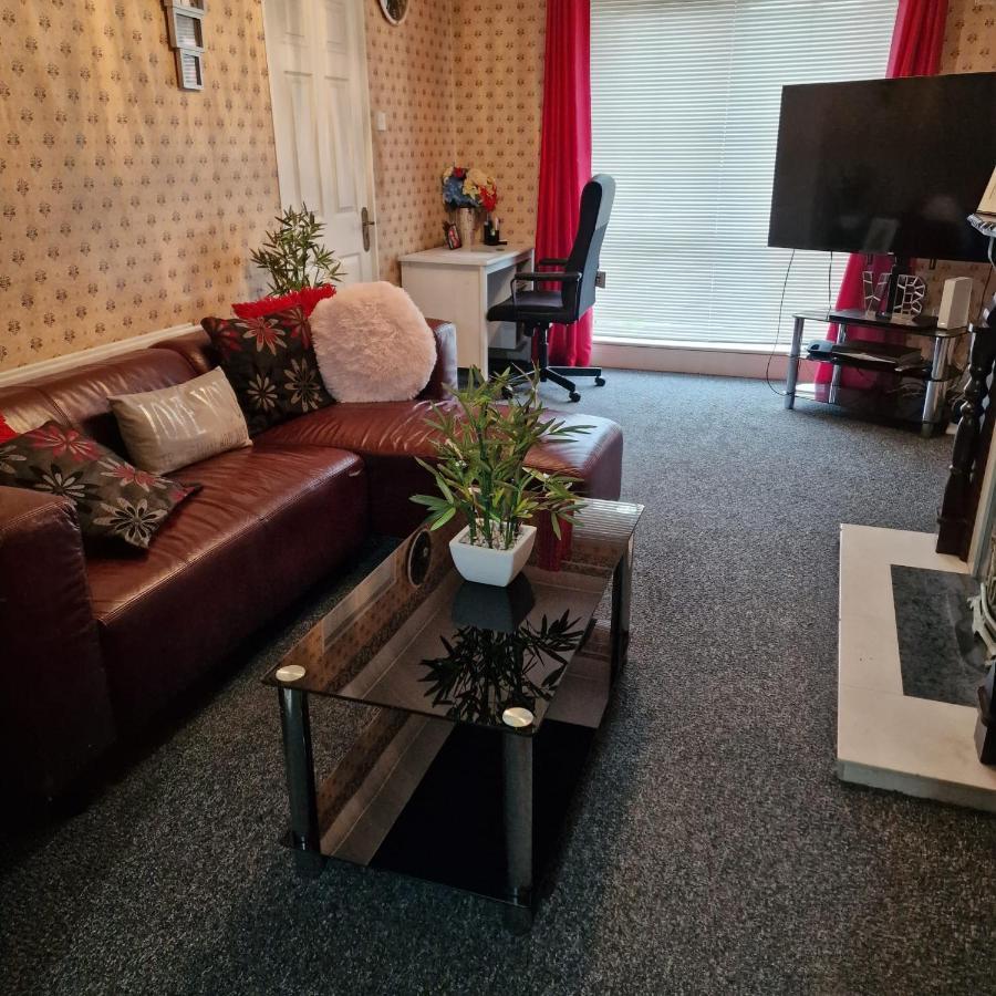 Females Only - Private Bedrooms In Dublin Lucan Exterior photo